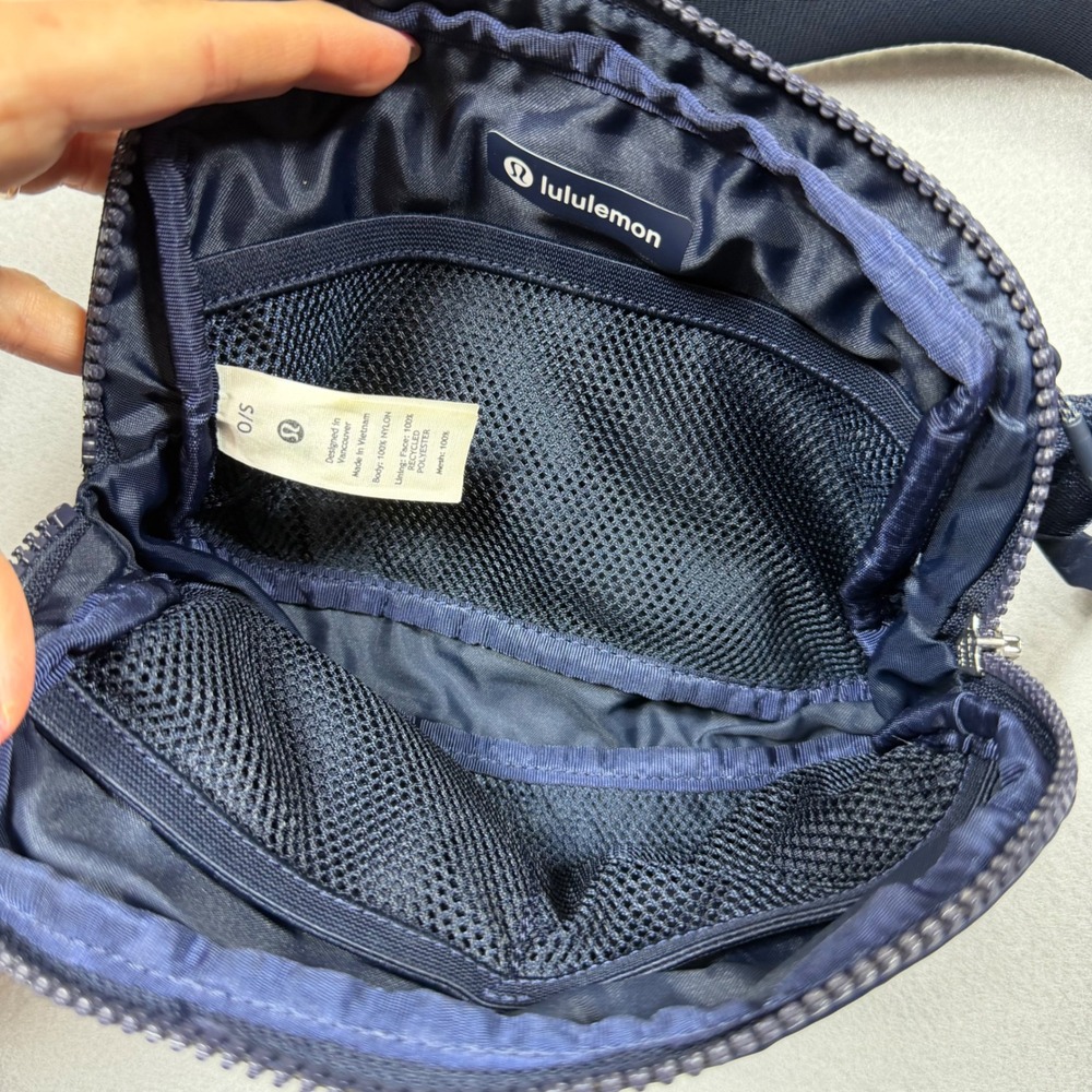 Lululemon Everywhere Belt Bag 1L True Navy Nylon Waist Pack LU9AX2S - Picture 3 of 6